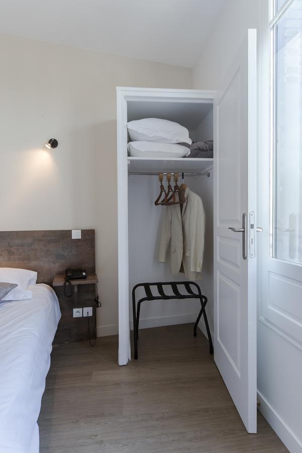 Logis Hotel - Le Petit Bellon Senlis  Exterior foto